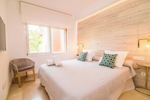 4 bedrooms, iron/ironing board, Internet, bed sheets - 4-BEDROOM LOVELY FLAT IN TOP LOCATED CONDO WITH SAUNA, GYM & PLAYGROUND (Marbella)
