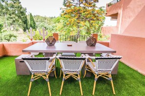 Outdoor dining - 4-BEDROOM LOVELY FLAT IN TOP LOCATED CONDO WITH SAUNA, GYM & PLAYGROUND (Marbella)