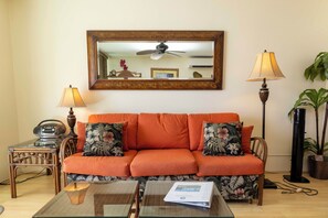 TV - Oceanfront Unit 214 - Maalaea Kai Condo in Quiet Resort-Great View! (Wailuku)