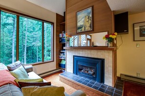 Foyer, table de baby-foot