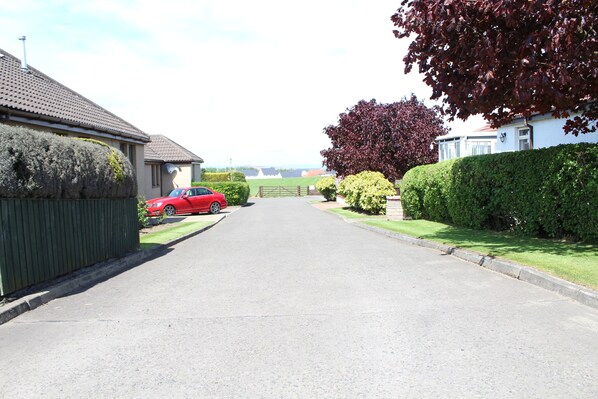 Property grounds - Whitecroft Bed and Breakfast (Livingston)