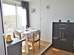 Dining - Les Maisons sur la Plage by Interhome (Narbonne-Plage)