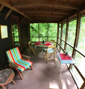 Dining - Bedrooms 2, Bathrooms 1.5, Sleeps 4 (Front Royal)