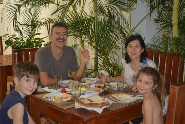 Daily continental breakfast (USD 4 per person)