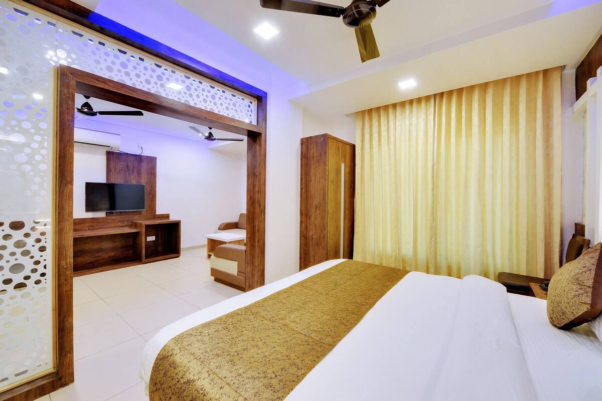 Phòng Suite | Bàn, màn/rèm cản sáng, phòng cách âm, bàn ủi/dụng cụ ủi quần áo