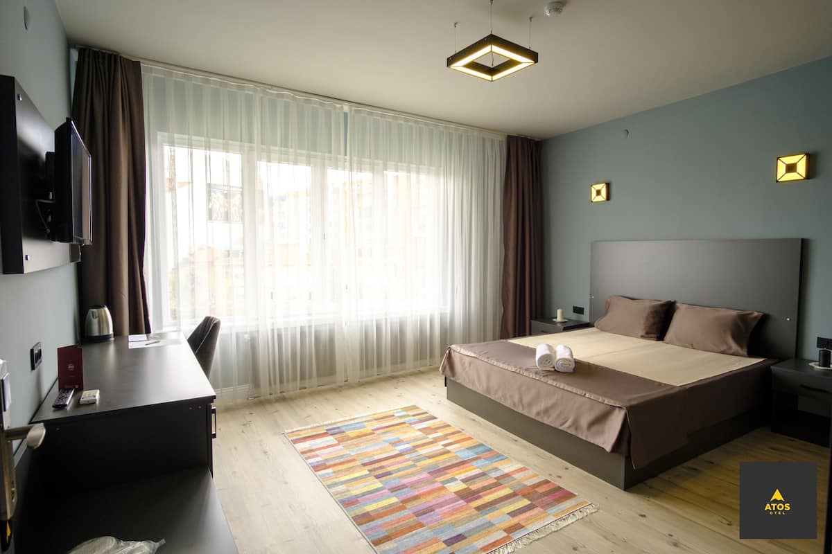 1 bedroom, Egyptian cotton sheets, premium bedding, minibar