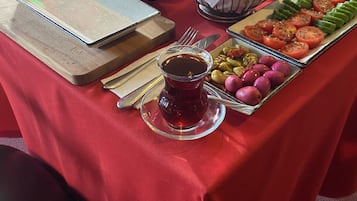 Daily continental breakfast (TRY 350 per person)