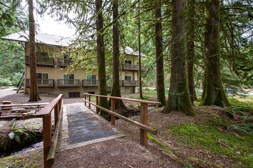 Snowline Lodge Condo #46 - Free Wi-Fi* - Sleeps 2