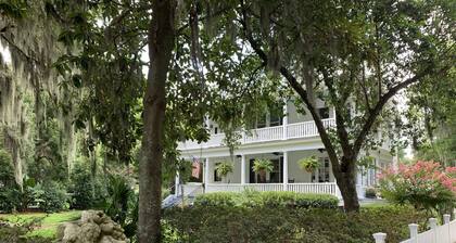 Historic Bonny Cottage in downtown Beaufort SC