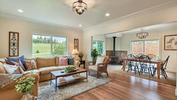 Televisie en een open haard