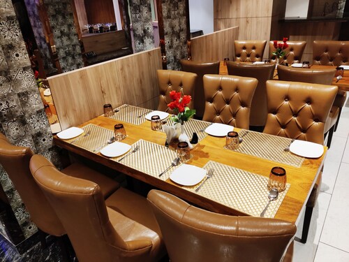 Hotel Shri Radha Nikunj Vrindavan Opposite Prem Mandir