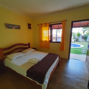 Minibar, desk, iron/ironing board, free WiFi - Pousada Villa Tropicale (Salvador)