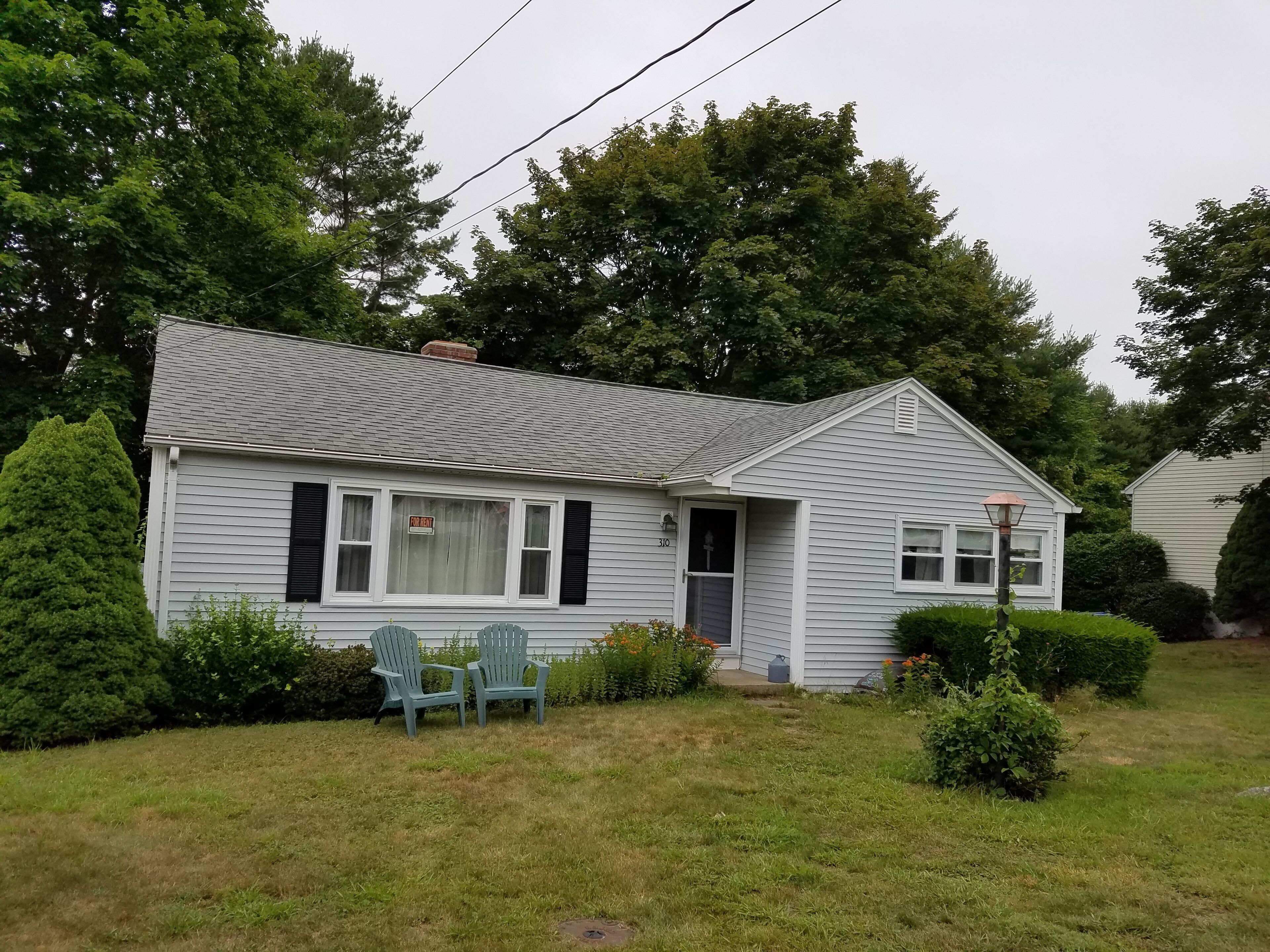 3 bedroom cottage - walking distance to the Old Lyme Shores Private Beach
