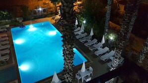 Outdoor pool, pool umbrellas, sun loungers - Iris Garden Hotel (Kemer)