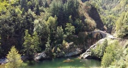 Villa Ă flanc de colline avec piscine, Joyeuse