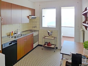 Frigorifero, microonde, forno, lavastoviglie
