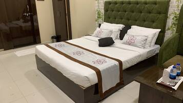 Superior Double Room, 1 Bedroom, Accessible, City View | Egyptian cotton sheets, premium bedding, down duvets, memory-foam beds