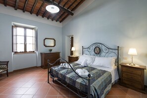 7 camere, ferro/asse da stiro, Wi-Fi