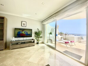 Interior - Great beachfront apartment. Stunning sea views. Superb terrace (Estepona)