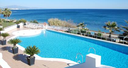 Great beachfront apartment. Stunning sea views. Superb terrace