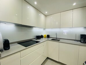 Fridge, microwave, oven, stovetop