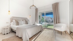 2 slaapkamers, een strijkplank/strijkijzer, internet, beddengoed