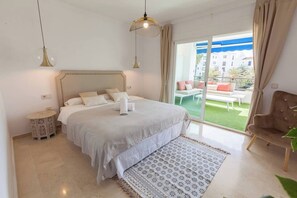 2 slaapkamers, een strijkplank/strijkijzer, internet, beddengoed