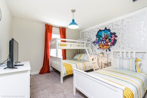 4 habitaciones, tabla de planchar con plancha, internet y ropa de cama