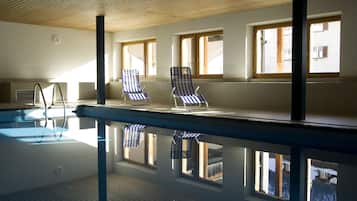 Indendørs pool