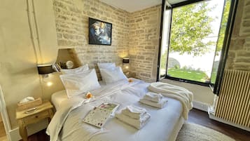 1 chambre, coffres-forts dans les chambres, fer et planche Ă repasser