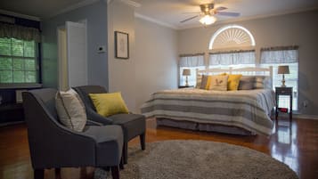 2 bedrooms, desk, iron/ironing board, travel cot