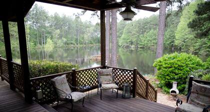Unwind and de-stress. Relaxing, private modern farmhouse style suite