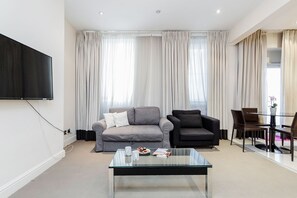 Living area - Baker Apartment (London)