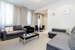 Interior - Baker Apartment (London)