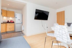 Living area - Morton Close Apartment (London)