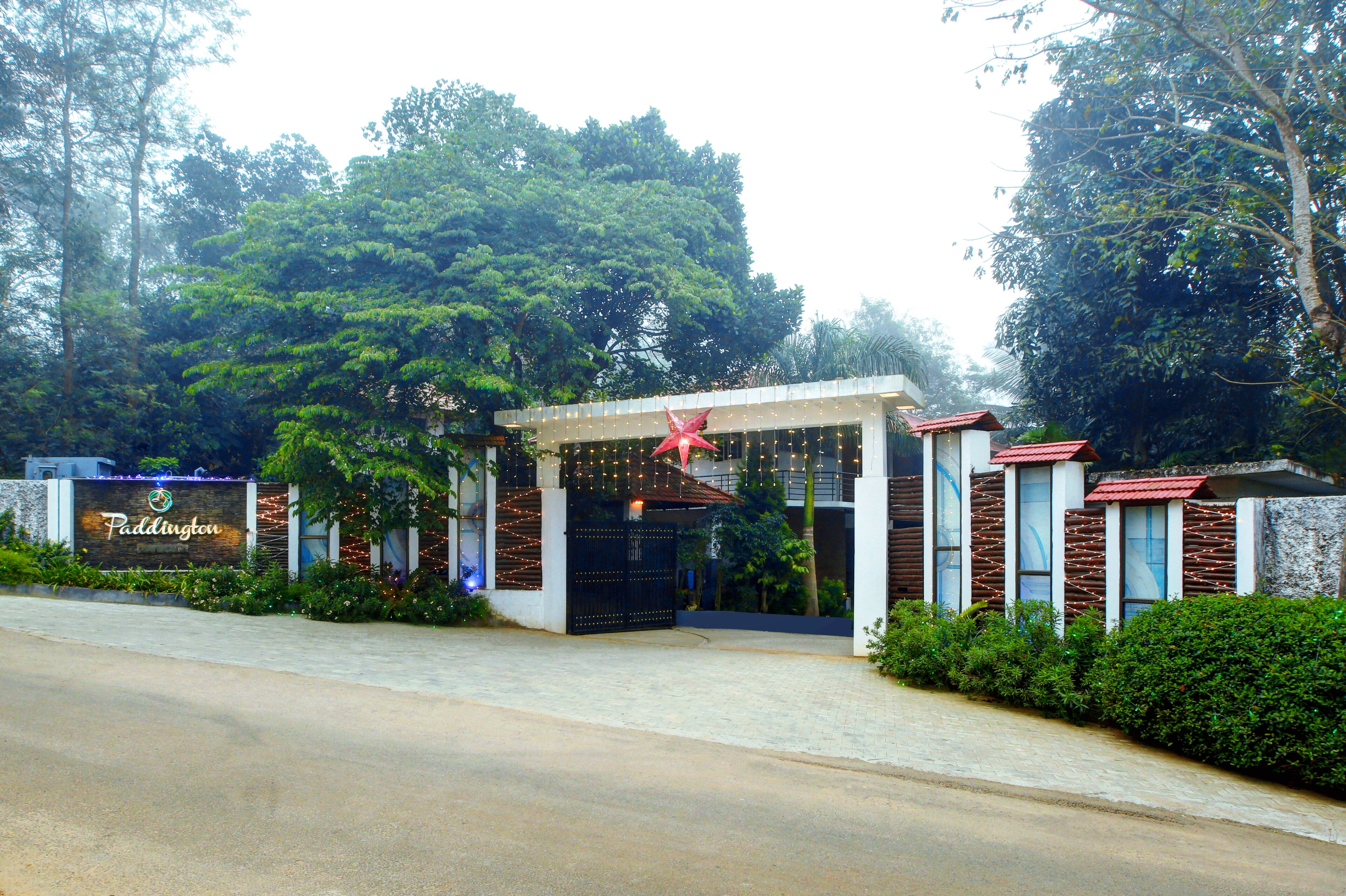 Pintu masuk properti