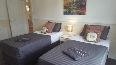 Dragon - Muirdrum House 3 Bedroom Home