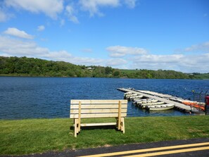 Marina - 4 Star detached rural Bungalow with Jacuzzi & Sauna, Play Area and free WIFI  (Pontypool near Usk, Panteg)