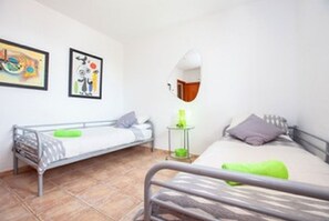 4 bedrooms, iron/ironing board, free WiFi, bed sheets