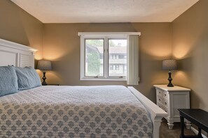 3 bedrooms, desk, iron/ironing board, free WiFi