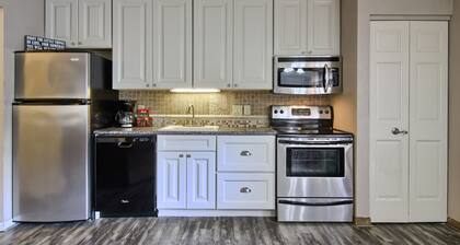 Ski Lodge / Summer Villa on Boyne-vuoren pohja