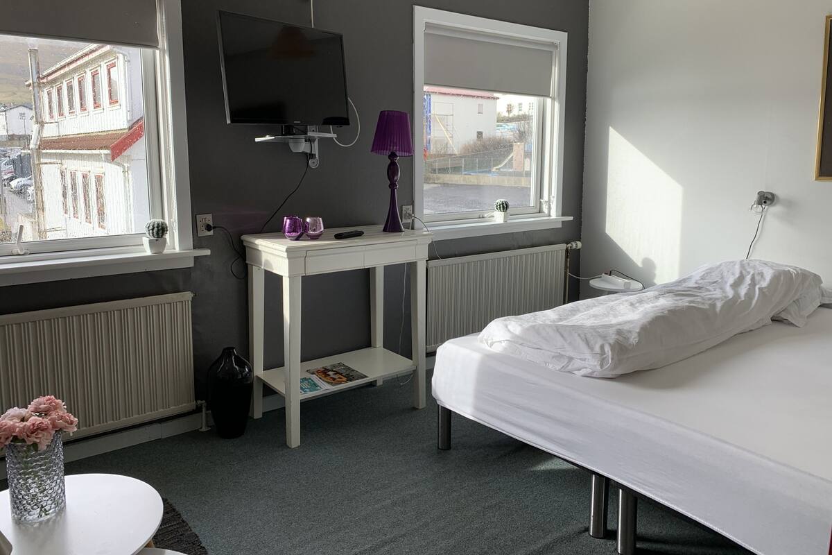 Single Room, Shared Bathroom | WiFi (free), bed sheets