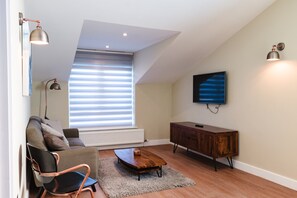 Executive Studio, 1 Double Bed, Kitchen | Lounge - Crown Lodge Hotel (Wisbech)