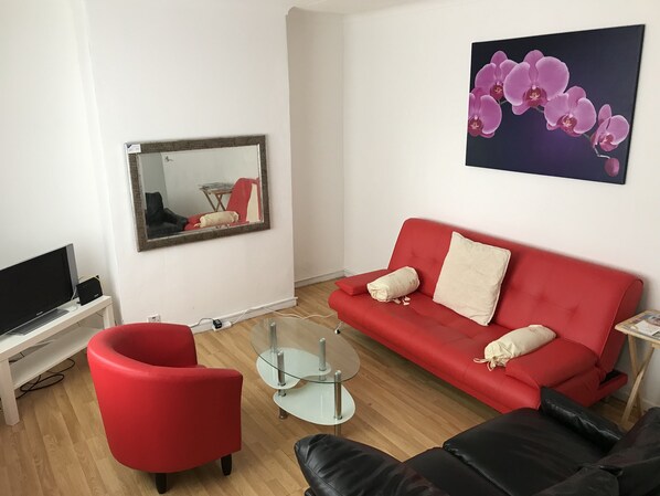 House, 3 Bedrooms | Living room - The White House (Manchester)