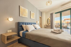 Family Apartment | Premium bedding, in-room safe, desk, blackout drapes - Koukos Loft Apartments (Zakynthos)