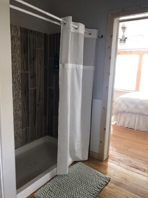 Hair dryer, towels, soap, shampoo - Welcome to our Home! Relax! hike, explore, star-gaze, canoe day-trips (Fort Davis)