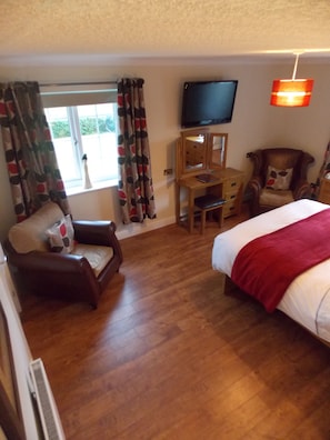 Deluxe Double Room | Premium bedding, Select Comfort beds, individually decorated - Craig Eithin B & B Holyhead (Holyhead)