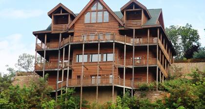 Serenity Mountain Pool Lodge - Nine Bedroom Cabin