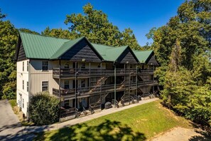 Exterior - Briarstone Lodge Condo 13A - Two Bedroom Condo (Pigeon Forge)