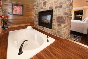 Designer toiletries, hair dryer, towels, toilet paper - Above It All - Four Bedroom Cabin (Gatlinburg)